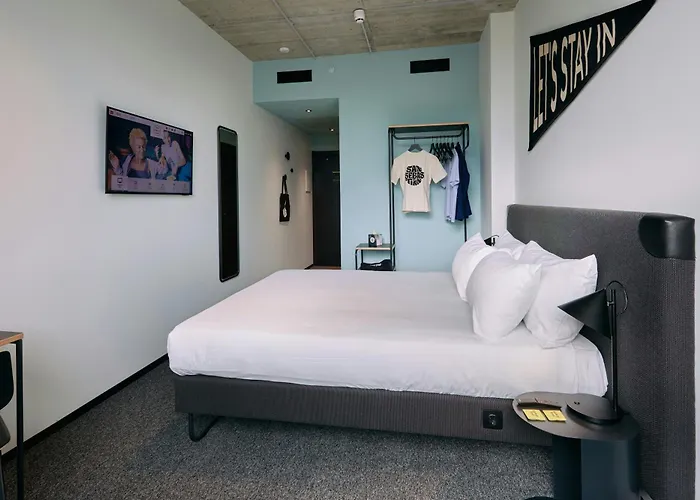 Hotel The Social Hub 3*