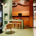 Отель The Social Hub