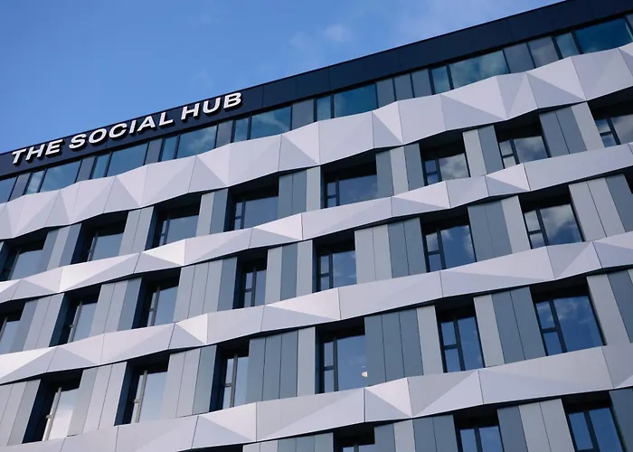 The Social Hub 3*